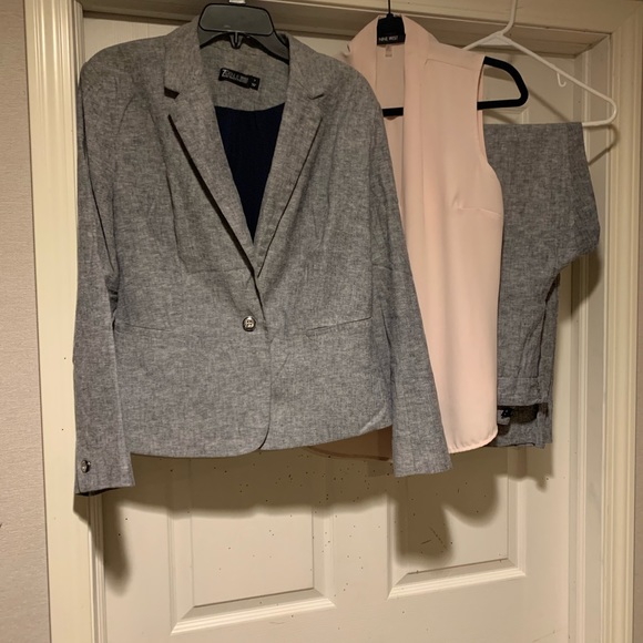 Women’s 3 piece pant suit - Picture 2 of 7